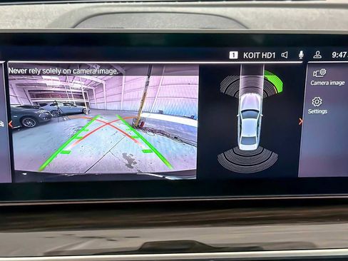 Used 2023 BMW 540i w/ Convenience Package image 19