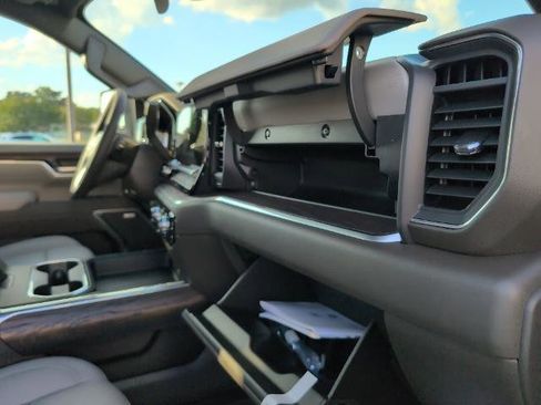 New 2026 GMC Sierra 2500 SLT w/ SLT Premium Package image 14