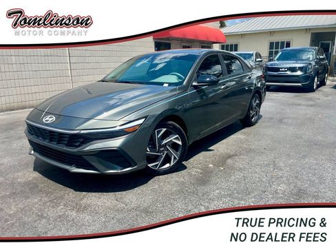 Used 2025 Hyundai Elantra Sport FWD image 1