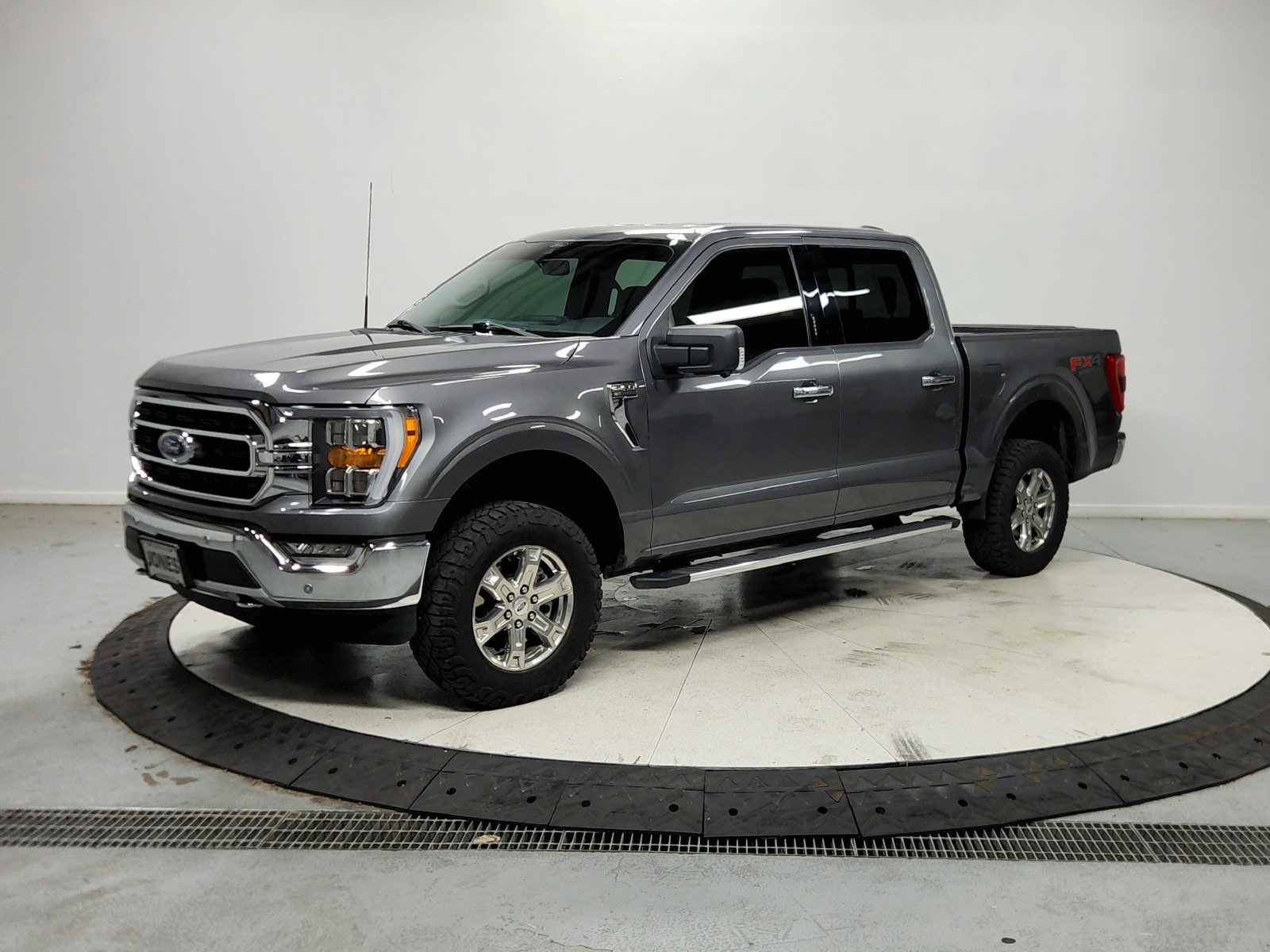 Used 2021 Ford F150 XLT w/ Equipment Group 302A High AWD/4WD image 4