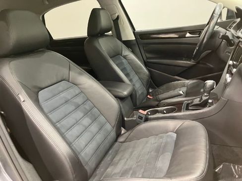 Used 2014 Volkswagen Passat TDI SEL Premium FWD image 46