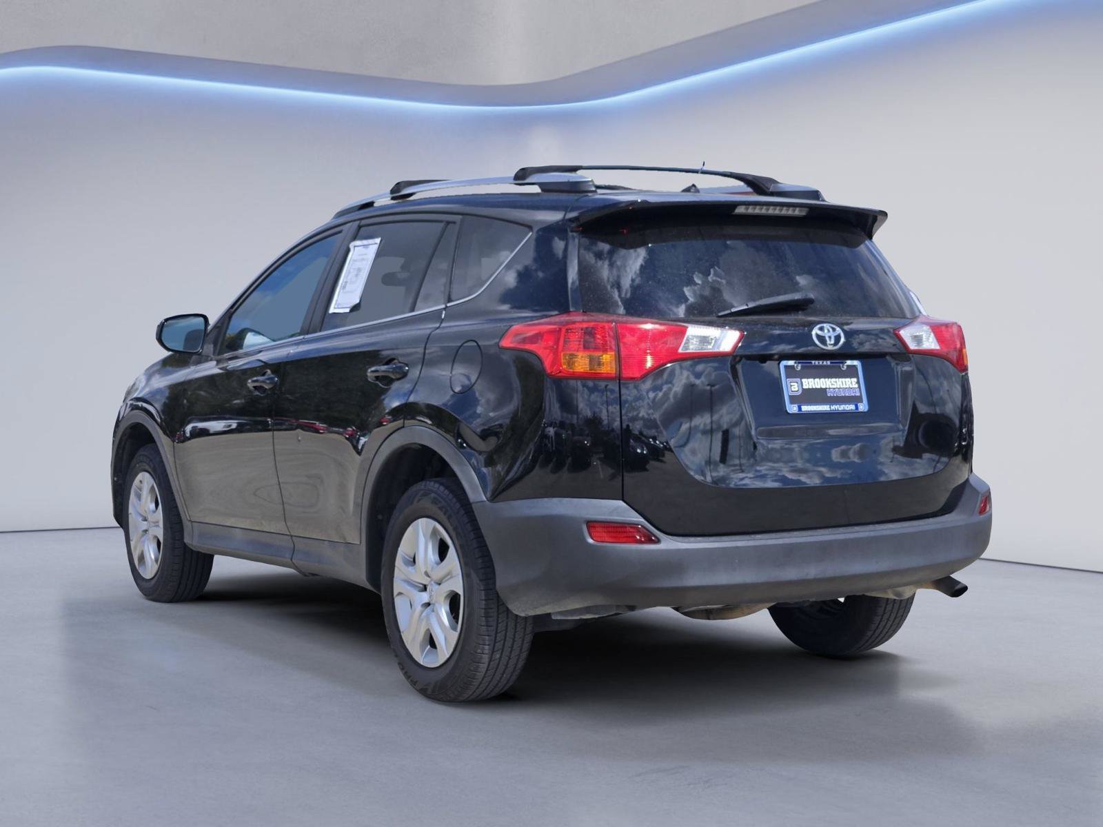 Used 2015 Toyota RAV4 LE AWD/4WD image 8