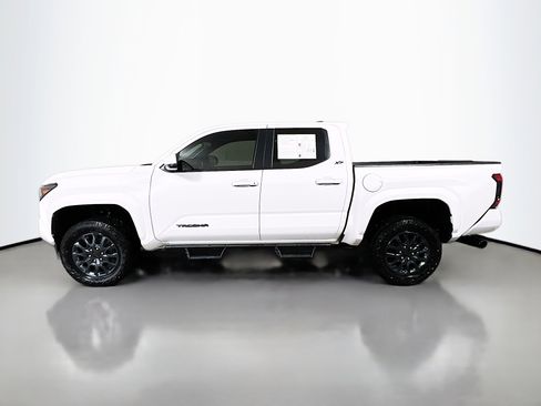 Used 2025 Toyota Tacoma SR5 image 8