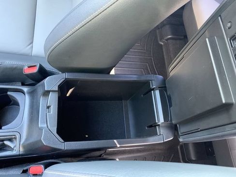 Used 2015 Toyota RAV4 Limited FWD image 26