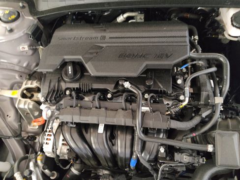 Used 2023 Hyundai Elantra Limited w/ Cargo Package FWD image 30