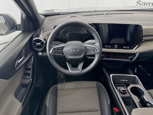 New 2026 Chevrolet Equinox LT w/ Convenience Package II FWD image 24
