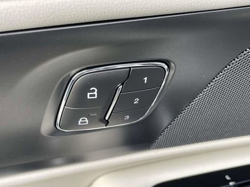New 2026 Lincoln Nautilus Reserve w/ Jet Appearance Package AWD/4WD image 13