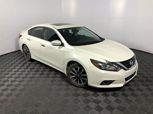 Used 2017 Nissan Altima 2.5 SL w/ 2.5 Technology Package image 4