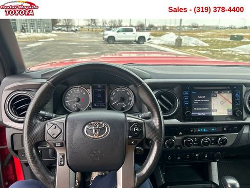 Used 2016 Toyota Tacoma TRD Sport image 15