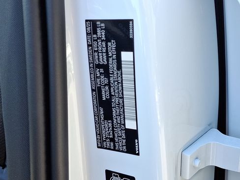 New 2026 Volvo XC90 B6 Plus w/ Protection Package Premier image 16