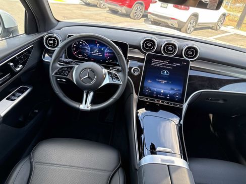 Used 2025 Mercedes-Benz GLC 300 image 18