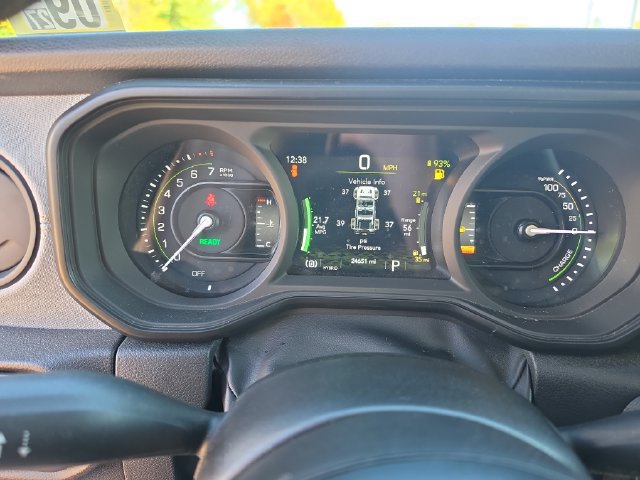 Used 2024 Jeep Wrangler Unlimited w/ Convenience Group AWD/4WD image 14