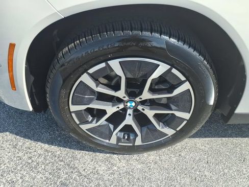Used 2026 BMW X3 xDrive30i w/ Premium Package AWD/4WD image 4