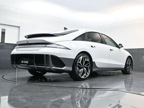 Used 2024 Hyundai Ioniq 6 SEL image 23