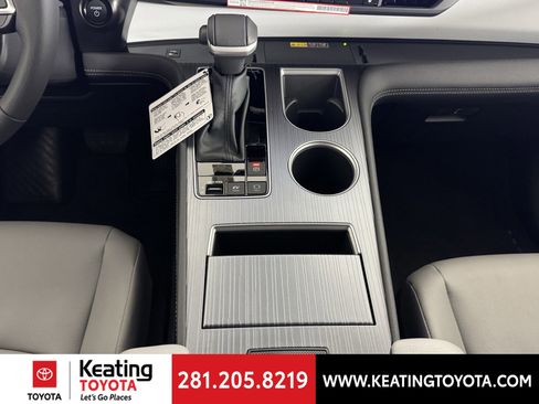New 2026 Toyota Sienna XLE image 9