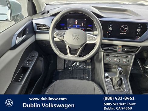 Certified 2022 Volkswagen Taos SE image 13