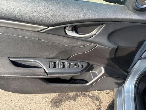 Used 2019 Honda Civic EX image 18