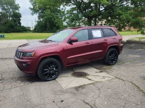 Used 2022 Jeep Grand Cherokee Laredo X AWD/4WD image 26