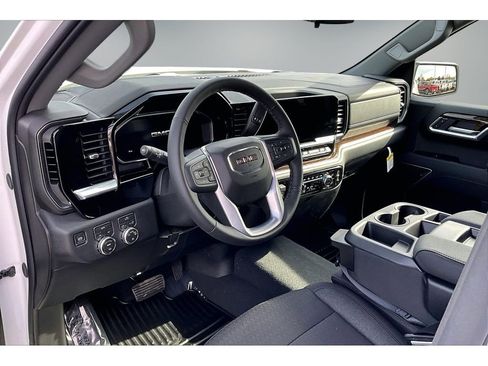 New 2026 GMC Sierra 1500 SLE image 7