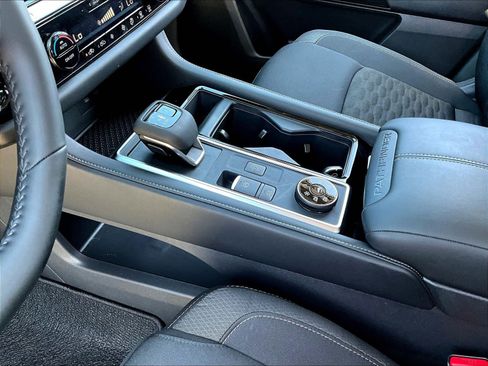Certified 2026 Nissan Pathfinder SV AWD/4WD image 18