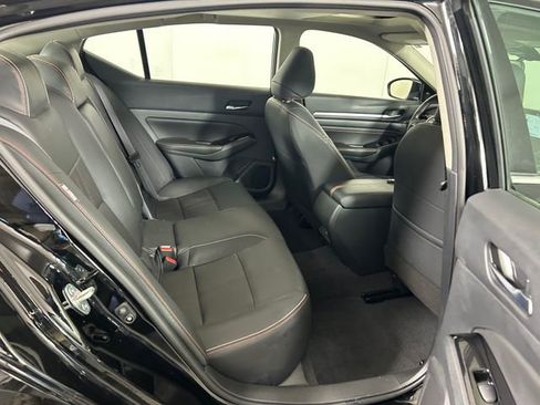 Used 2023 Nissan Altima 2.5 SR w/ SR Premium Package image 28