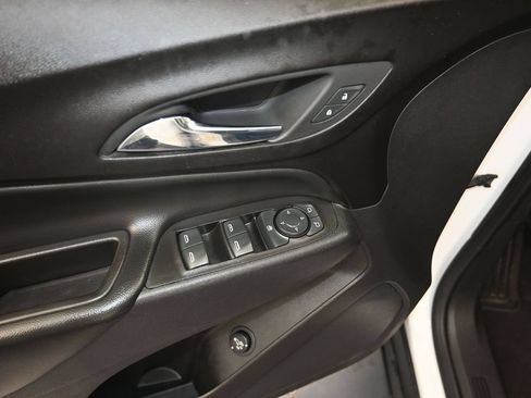 Used 2020 Chevrolet Equinox LT FWD image 11