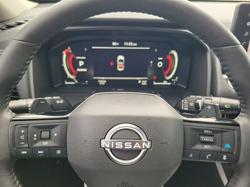 Used 2025 Nissan Rogue SL w/ SL Premium Package FWD image 22