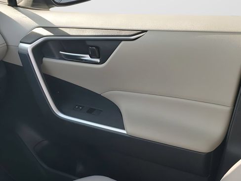 Used 2019 Toyota RAV4 XLE w/ Convenience Package AWD/4WD image 13