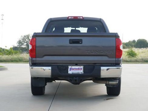 Used 2015 Toyota Tundra SR5 w/ SR5 Upgrade Package RWD image 8