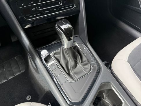 Used 2025 Volkswagen Taos SE image 42