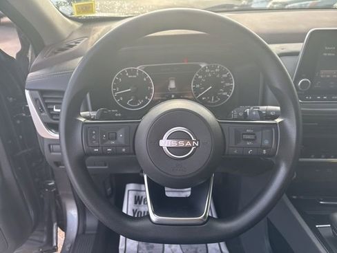 Used 2023 Nissan Rogue SV image 10