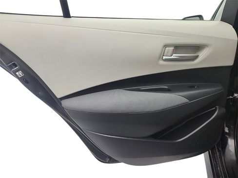 Used 2021 Toyota Corolla LE w/ Carpet Mat Package (TMS) image 20
