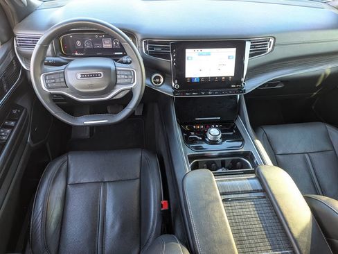 Used 2024 Jeep Wagoneer Series II w/ Flexible Seating Group AWD/4WD image 27