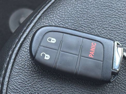 Used 2025 Jeep Compass Trailhawk AWD/4WD image 20