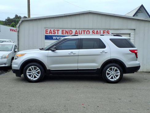 Used 2014 Ford Explorer XLT w/ Equipment Group 202A AWD/4WD image 2