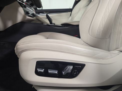 Used 2022 BMW 530i xDrive 530i xDrive w/ Executive Package image 31