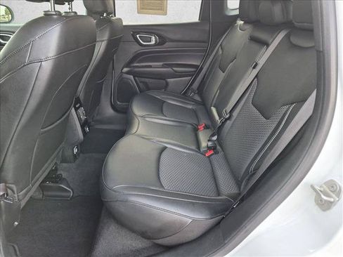 Used 2024 Jeep Compass Latitude w/ Convenience Group AWD/4WD image 18