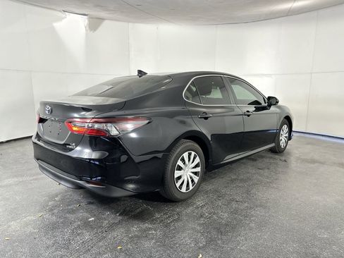 Used 2022 Toyota Camry LE image 8