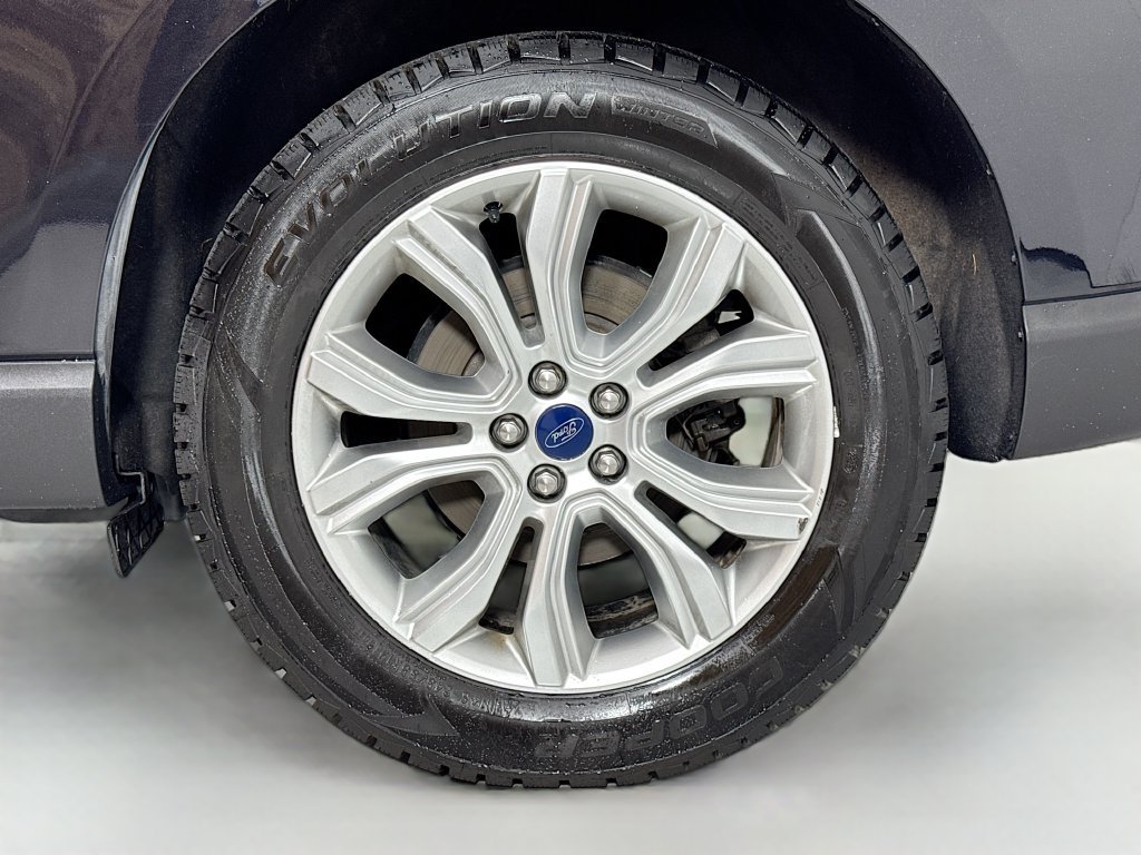 Used 2020 Ford Edge Titanium w/ Cargo Accessory Package FWD image 10