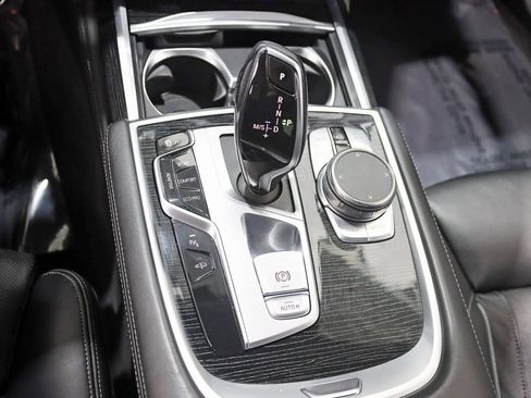 Used 2019 BMW 750i xDrive w/ M Sport Package image 28