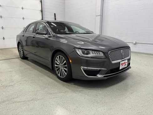 Used 2020 Lincoln MKZ FWD image 2