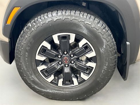 Used 2024 Nissan Frontier Pro-X image 27