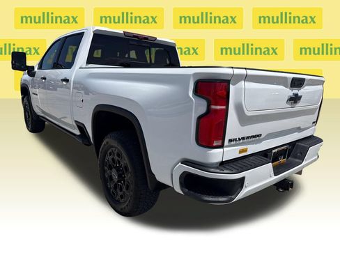Used 2024 Chevrolet Silverado 2500 LTZ w/ LTZ Plus Package AWD/4WD image 10