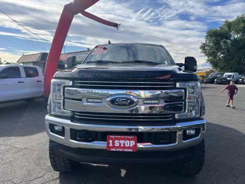 Used 2019 Ford F350 Lariat w/ Lariat Ultimate Package AWD/4WD image 2