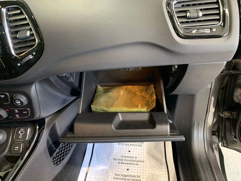 Used 2019 Jeep Compass Latitude image 33