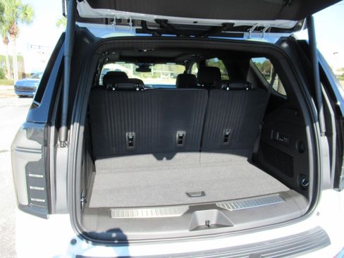 New 2026 Chevrolet Tahoe Premier w/ Sun And Tow Package AWD/4WD image 28