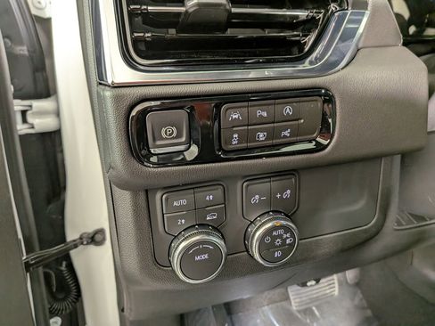 New 2026 GMC Yukon XL Denali w/ LPO, Floor Liner Package image 18