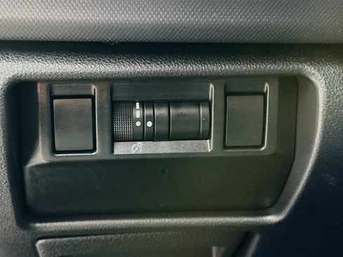 Used 2025 Subaru Forester Premium w/ Convenience Package #1 image 10