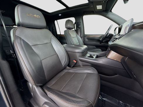 Used 2021 Chevrolet Suburban High Country AWD/4WD image 33