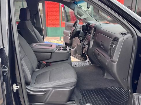 Used 2020 Chevrolet Silverado 1500 Custom w/ Custom Value Package image 16